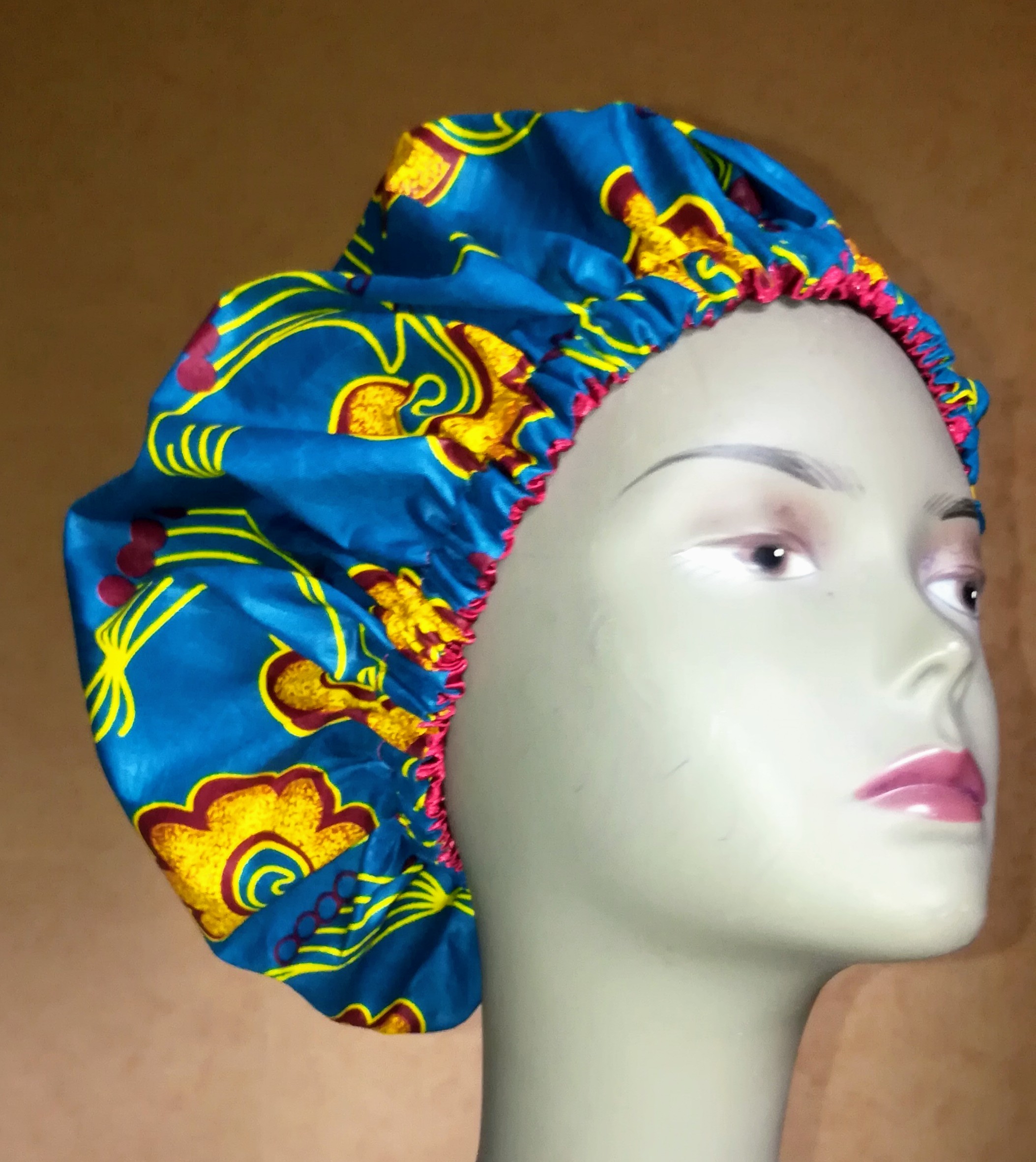 Bonnet grande taille en wax et satin bleu réversible :  accessoires-accessoires-pour-cheveux par mywawaxboutique