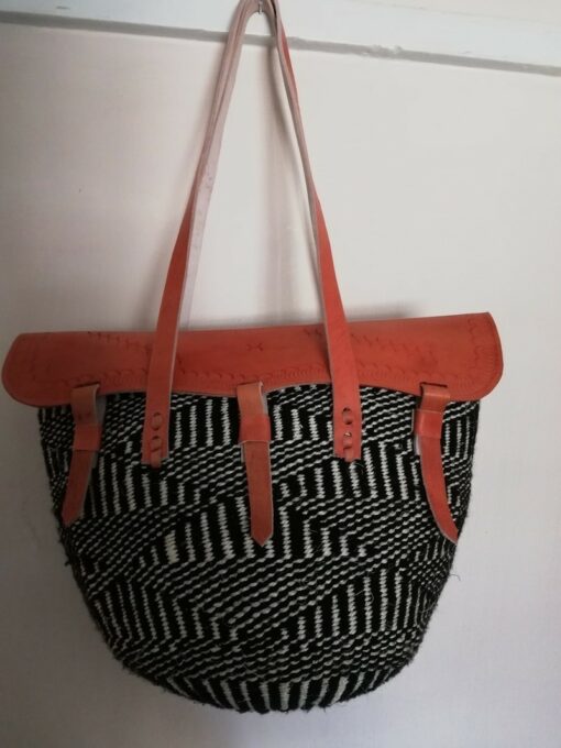 Woven sisal shoulder bag handmade fabric