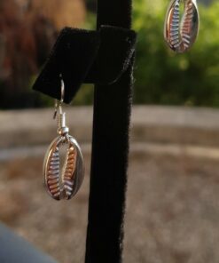 Boucles d'oreille en cauris couleur argenté