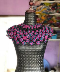 Necklace Button Cape in wax