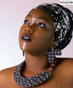 Collier Africavi Fessou Black and white