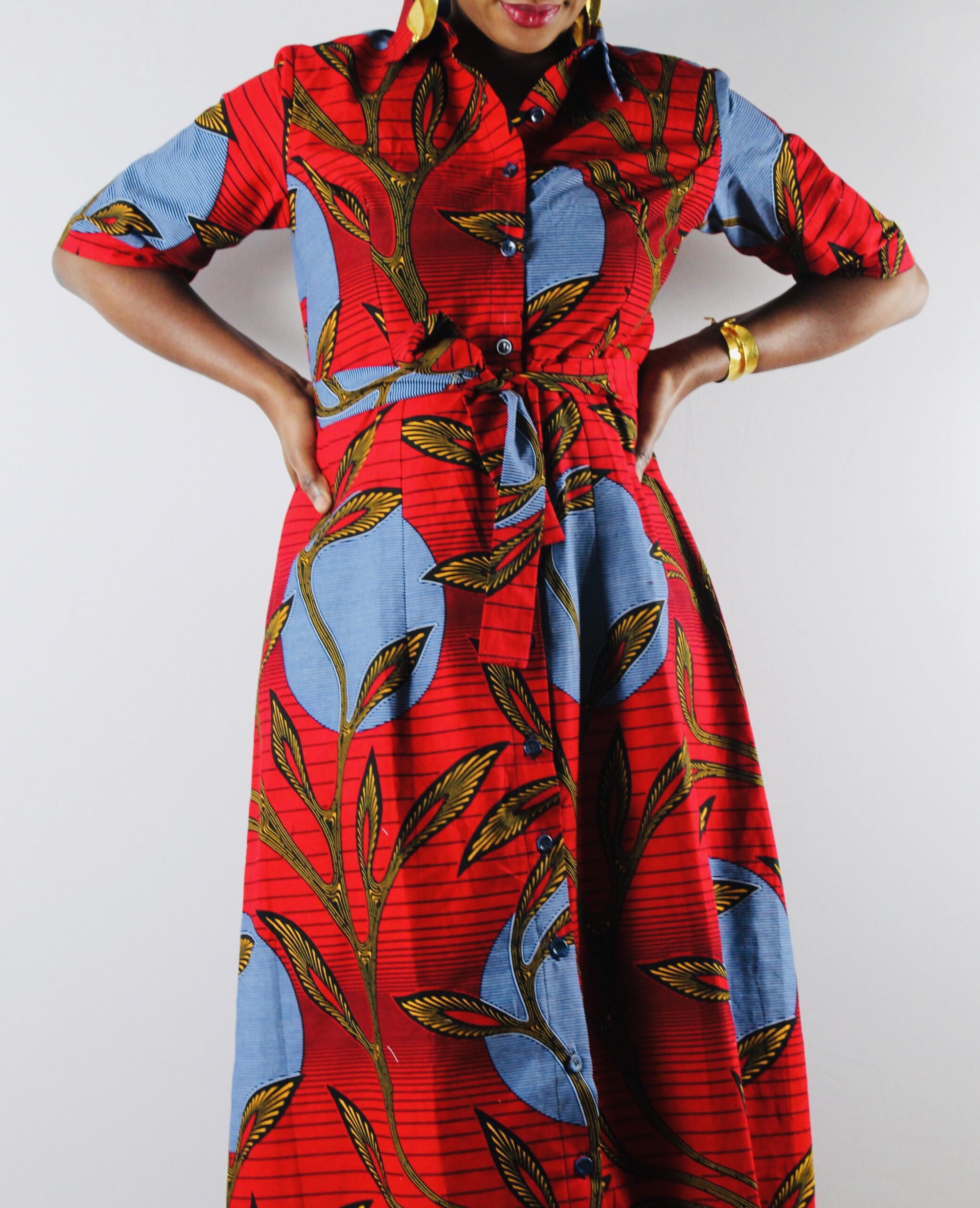 Robe chemise longue rouge ceinturee en Wax Africabaie