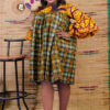 Robe courte avec empiècement et manches cloche